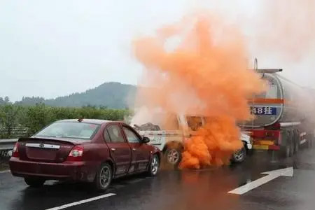 24小时道路救援电话南梧高速拖车公司G80附近送柴油电话高速事故救援拖车是免费的吗