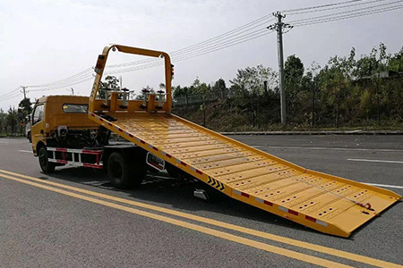 高速道路救援24小时拖车双嫩高速G4512-补轮胎机器-车辆维修店